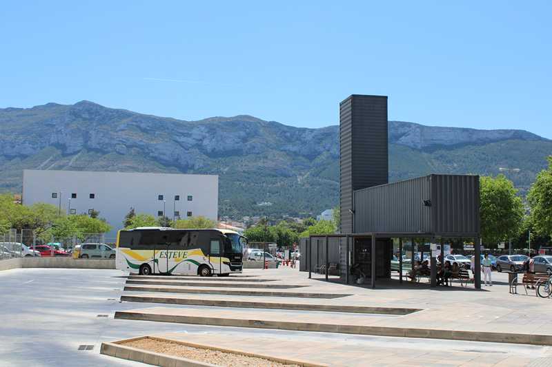 El Ajuntament de Dénia destina 15.000 euros a las nuevas ayudas al transporte para estudiant...