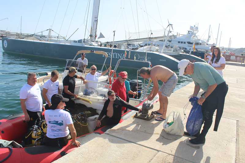 La jornada de neteja marina ‘Barriendo mares’ aconsegueix eliminar 317 kilograms de residus ...