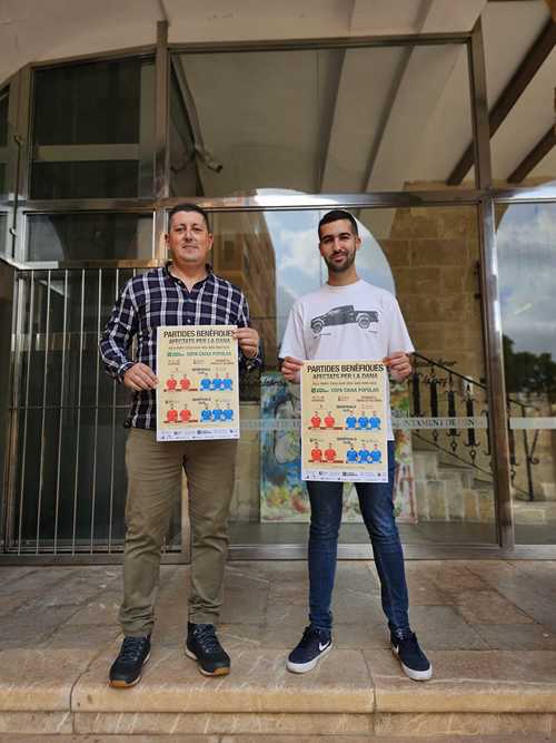  El concejal de Deportes, Valen Alcalà, con el presidente del Club Pilota Dénia, Juan Vicente Lull 