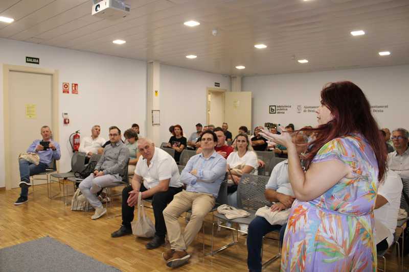  
Autoridades y agentes económicos y sociales de Rumanía visitan varios municipios del GALP La Marina para analizar sus iniciativas de turismo sostenible 