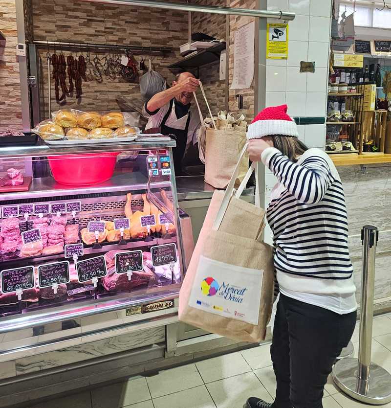 Dénia incentiva les compres sostenibles al Mercat Municipal