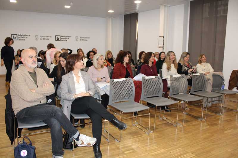 Jornada “Fortaleciendo la respuesta pública. Claves para una comunicación y gestión eficaz e...